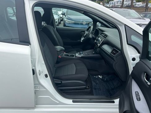 Used 2025 Nissan Leaf S FWD image 31