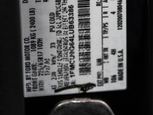 Used 2020 Ford Escape SE image 39