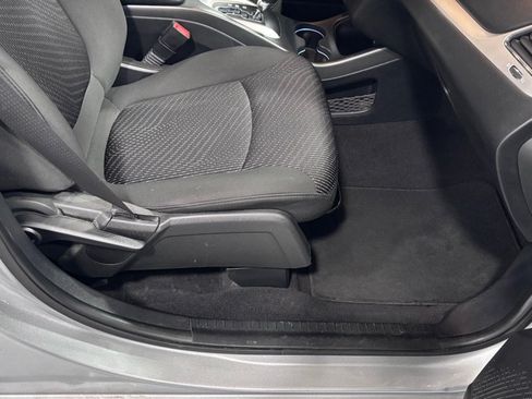 Used 2018 Dodge Journey SE w/ Blacktop Package FWD image 19