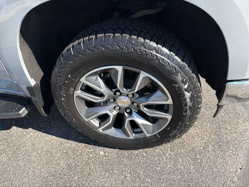 Used 2024 Chevrolet Silverado 1500 LT AWD/4WD image 35