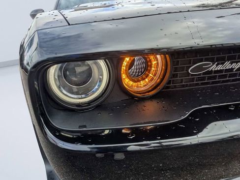 Used 2022 Dodge Challenger R/T Scat Pack RWD image 9