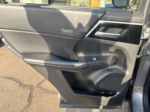 Used 2024 Mitsubishi Outlander SE FWD image 28