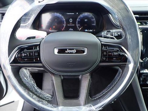 New 2025 Jeep Grand Cherokee L Overland w/ Luxury Tech Group IV image 17