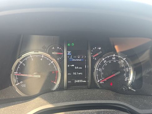 Used 2024 Toyota 4Runner TRD Off-Road Premium w/ Off Road Premium Plus Package image 14