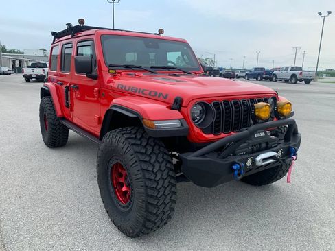 Used 2024 Jeep Wrangler Unlimited Rubicon AWD/4WD image 13