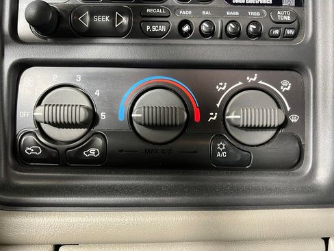 Used 2000 Chevrolet Silverado 2500 LS RWD image 21