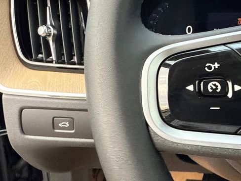 New 2026 Volvo XC60 B5 Plus w/ Climate Package image 28