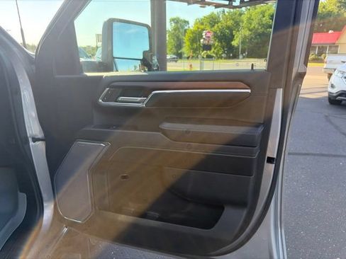 Used 2024 GMC Sierra 3500 Denali w/ Denali Reserve Package AWD/4WD image 29