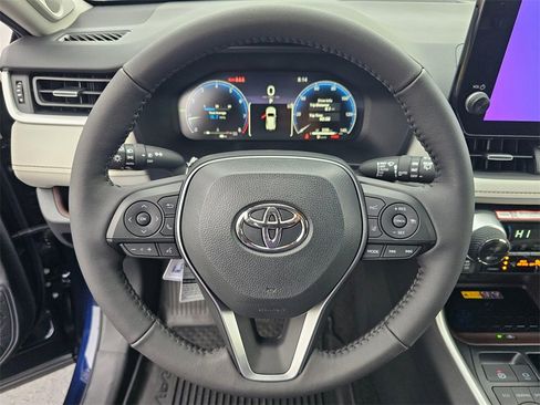 Used 2025 Toyota RAV4 Limited w/ Advanced Technology Package image 30