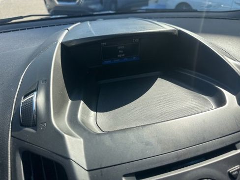 Used 2016 Ford Escape SE image 25