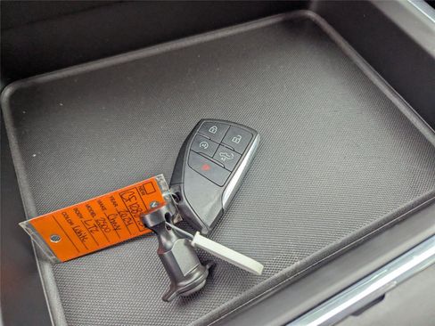 Used 2024 Chevrolet Silverado 2500 LTZ w/ LTZ Convenience Package image 22