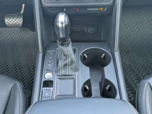 Certified 2022 Volkswagen Atlas Cross Sport SE FWD image 20