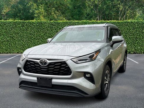 Used 2021 Toyota Highlander XLE image 6