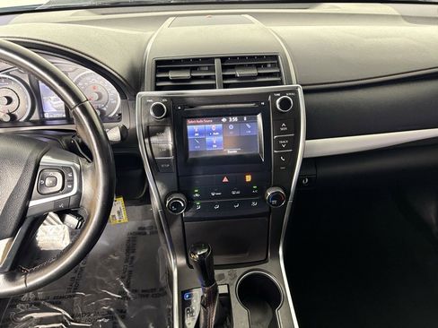 Used 2016 Toyota Camry SE image 22