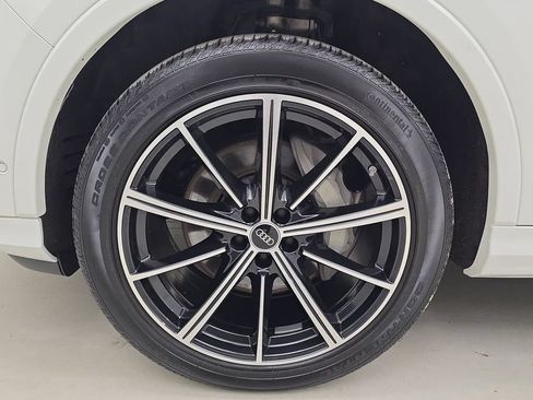 Used 2022 Audi Q7 3.0T Premium Plus w/ Premium Plus Package AWD/4WD image 11