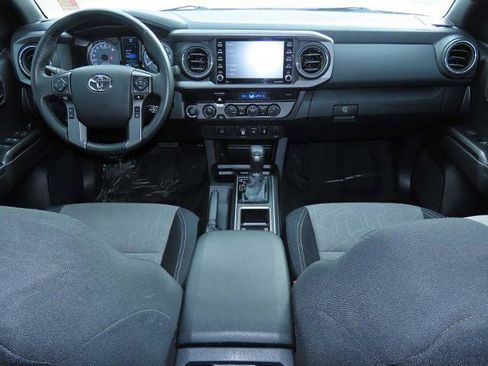 Used 2022 Toyota Tacoma TRD Off-Road image 30