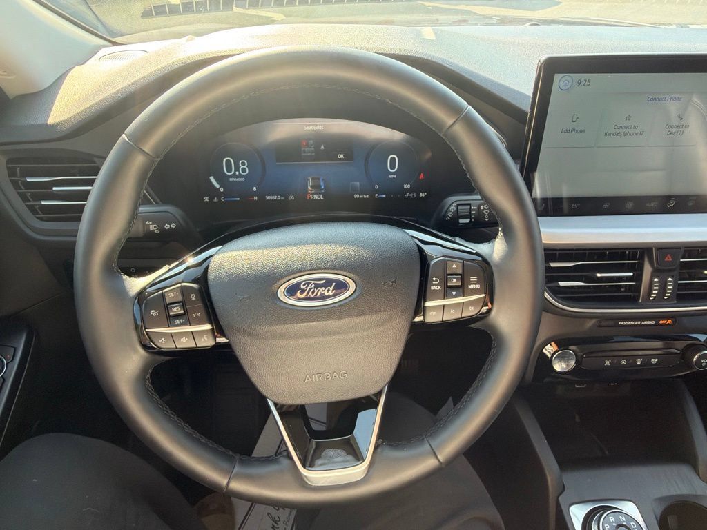 Used 2025 Ford Escape Platinum AWD/4WD image 25