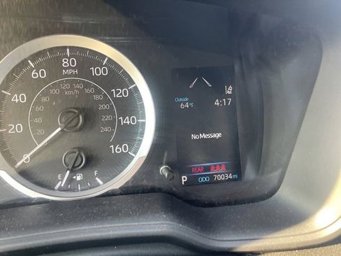 Used 2021 Toyota Corolla LE image 17