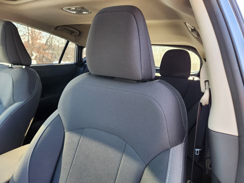 Certified 2025 Subaru Crosstrek 2.0i Premium image 11