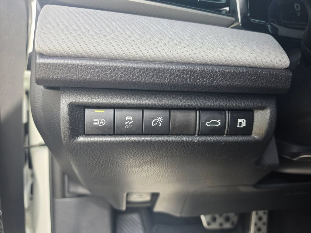 Used 2025 Toyota Camry SE w/ Convenience Package FWD image 23