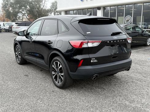 Used 2022 Ford Escape SE w/ SE Sport Appearance Package image 7