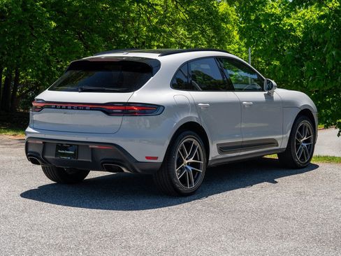 Certified 2023 Porsche Macan AWD/4WD image 7