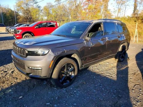 Used 2024 Jeep Grand Cherokee L Limited w/ Black Appearance Package image 2