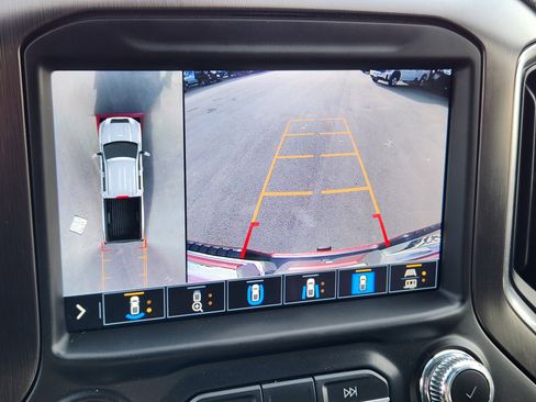 Certified 2022 GMC Sierra 2500 AT4 w/ AT4 Preferred Package image 11