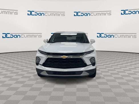 Used 2025 Chevrolet Blazer LT AWD/4WD image 3