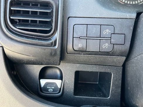 Used 2025 RAM ProMaster 2500 w/ Convenience Group image 16