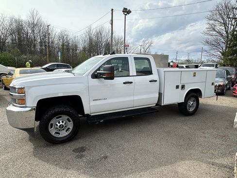 Used 2018 Chevrolet Silverado 2500 W/T w/ WT Fleet Convenience Package AWD/4WD image 3
