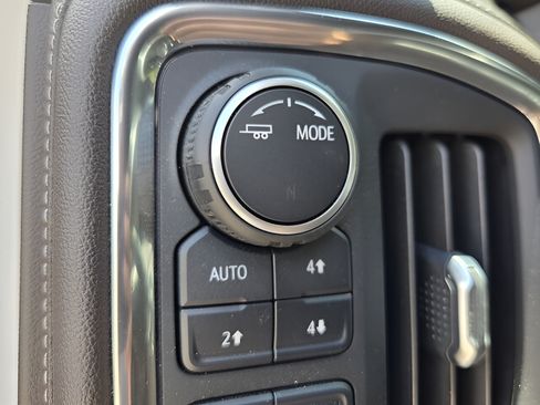 Certified 2021 Chevrolet Silverado 1500 LTZ AWD/4WD image 26