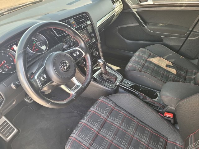 Used 2018 Volkswagen GTI S FWD image 17