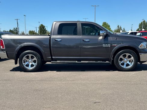 Used 2016 RAM 1500 Laramie w/ Convenience Group AWD/4WD image 3