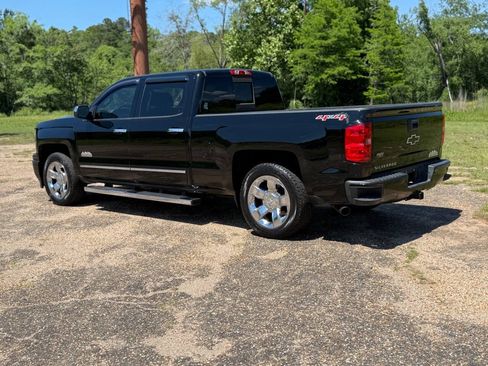 Used 2014 Chevrolet Silverado 1500 High Country w/ High Country Premium Package AWD/4WD image 3