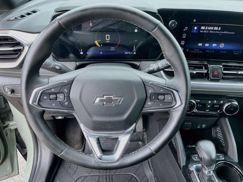 Used 2025 Chevrolet TrailBlazer ACTIV w/ Convenience Package FWD image 11