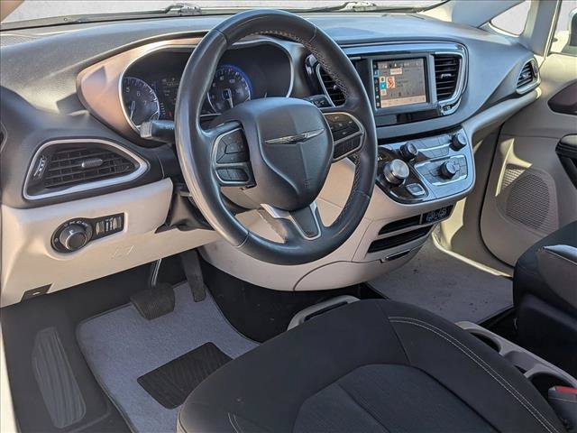 Used 2023 Chrysler Voyager LX FWD image 9
