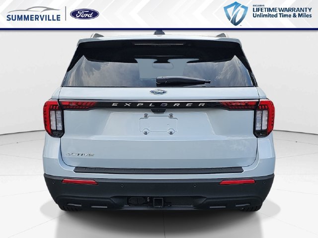 New 2026 Ford Explorer Active RWD image 5