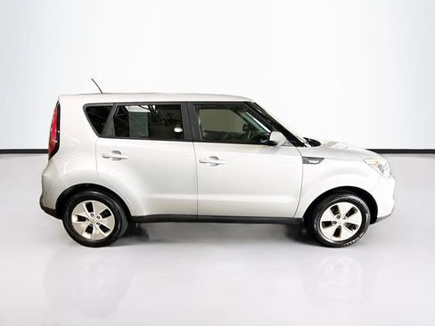 Used 2014 Kia Soul FWD image 5