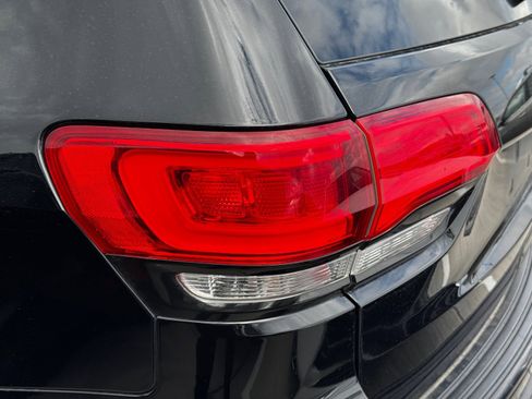 Used 2019 Jeep Grand Cherokee Limited w/ Luxury Group II image 6