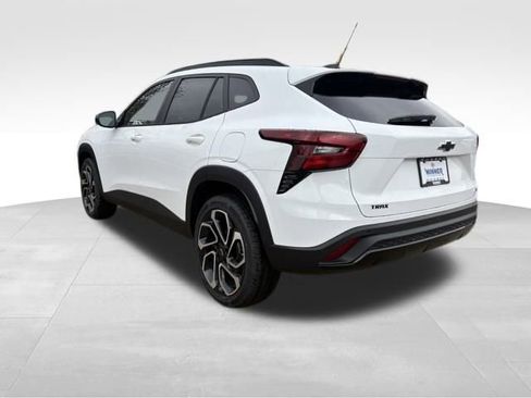 New 2026 Chevrolet Trax RS w/ Sunroof Package image 3