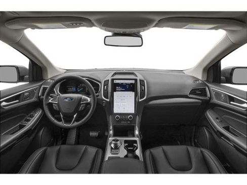 Used 2021 Ford Edge Titanium FWD image 4