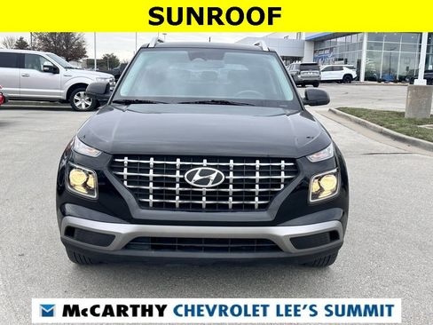 Used 2024 Hyundai Venue SEL image 4