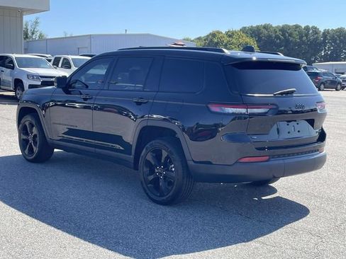 Used 2022 Jeep Grand Cherokee L Limited w/ Black Appearance Package RWD image 9