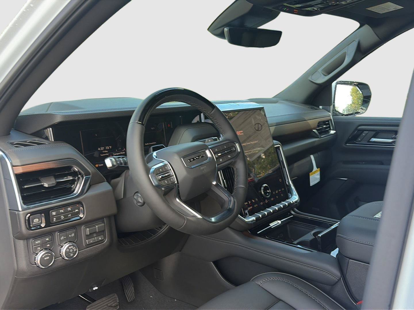 New 2026 GMC Yukon Denali w/ Denali Reserve Package AWD/4WD image 11