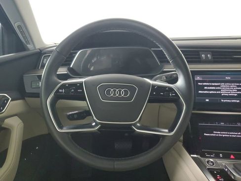 Used 2022 Audi e-tron Premium Plus w/ Premium Plus Package image 16