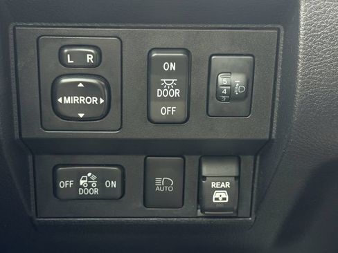 Used 2020 Toyota Tundra SR5 w/ SR5 Leather Package RWD image 25