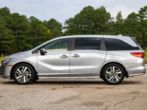 Used 2021 Honda Odyssey Touring image 9