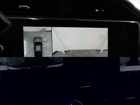 Used 2025 GMC Sierra 2500 AT4 w/ AT4 Premium Plus Package AWD/4WD image 17