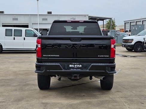 Used 2025 Chevrolet Silverado 2500 Custom w/ Custom Convenience Package AWD/4WD image 4